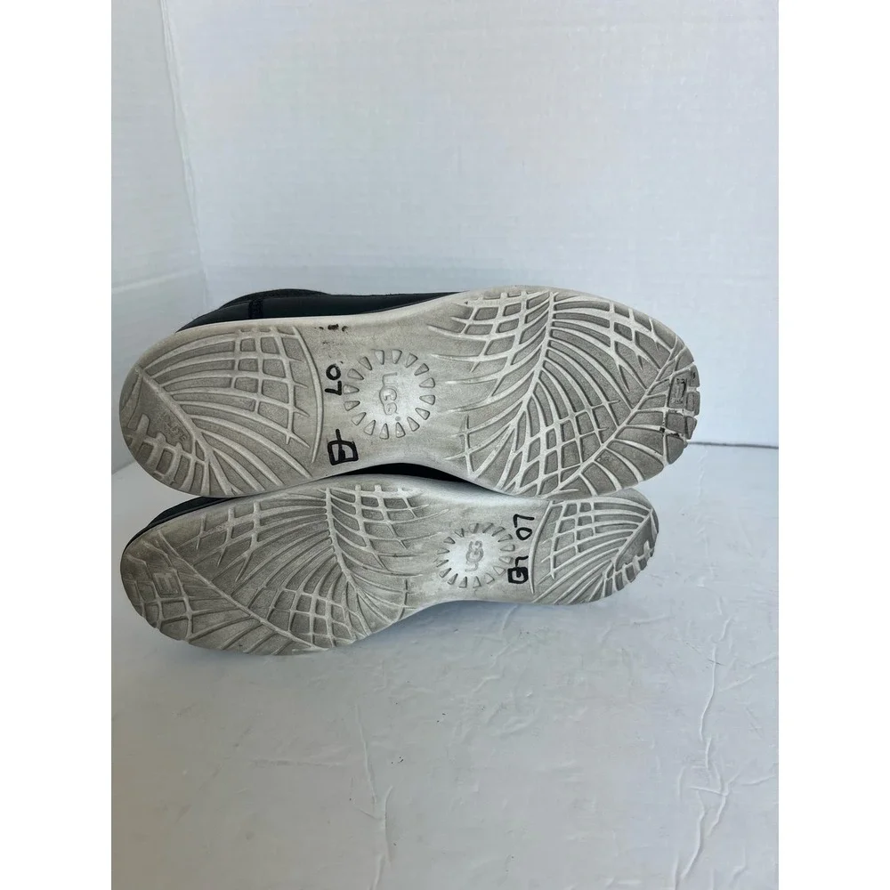 UGG Riviera Women's Slip On Gray Black White Comfort‎ Low Top Sneaker Shoes 7.5